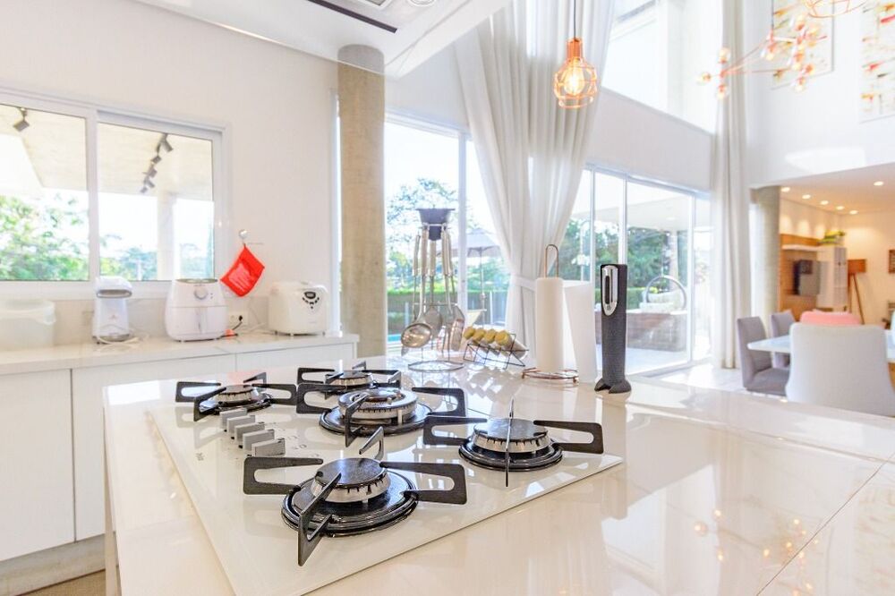 Casa de Condomínio à venda com 3 quartos, 327m² - Foto 3