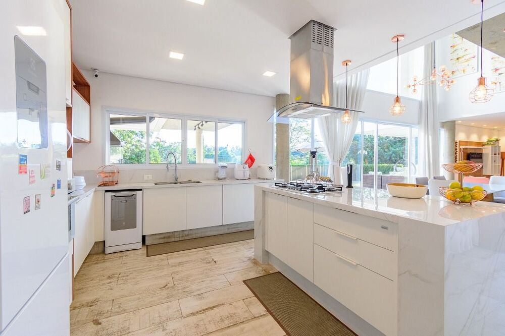 Casa de Condomínio à venda com 3 quartos, 327m² - Foto 2