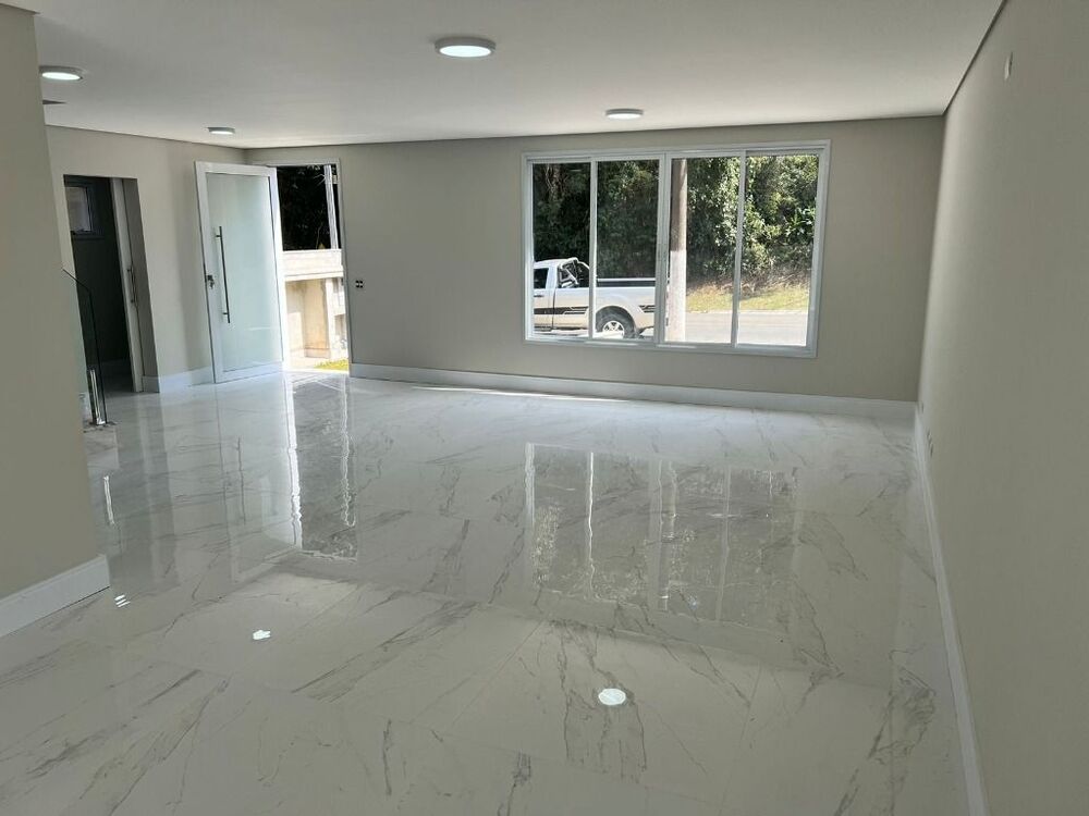 Casa de Condomínio à venda com 3 quartos, 350m² - Foto 2