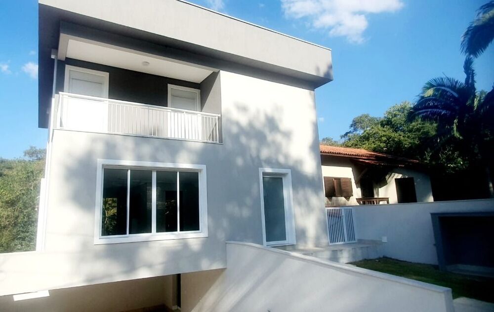 Casa de Condomínio à venda com 3 quartos, 350m² - Foto 1
