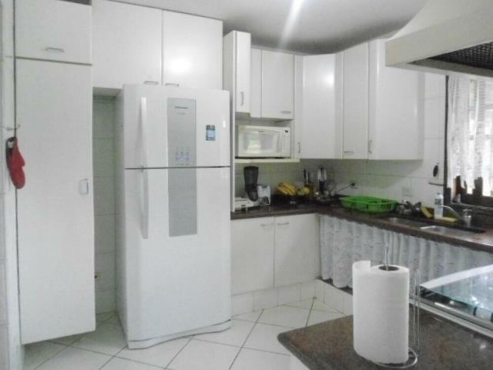 Casa de Condomínio à venda e aluguel com 3 quartos, 300m² - Foto 18