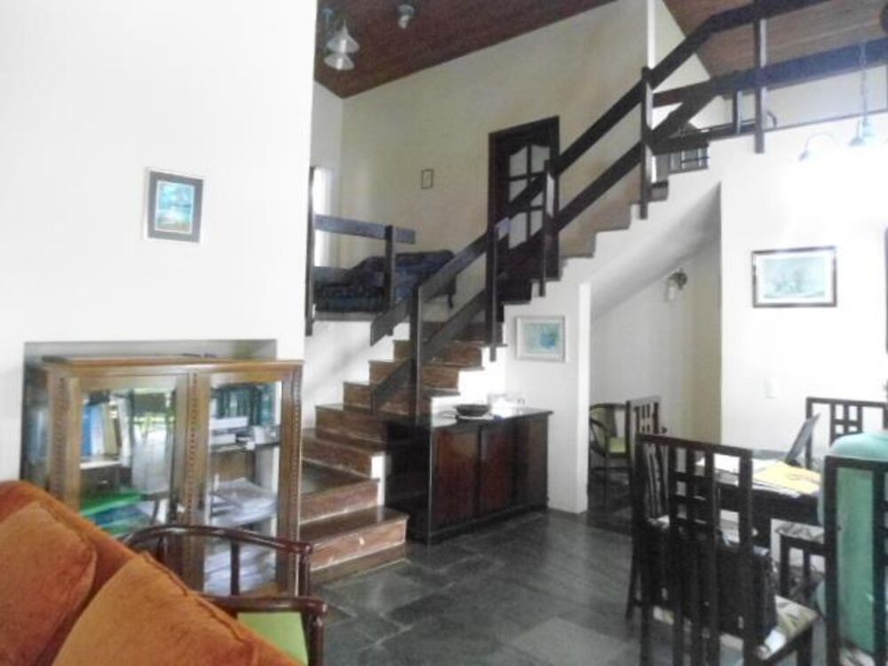 Casa de Condomínio à venda e aluguel com 3 quartos, 300m² - Foto 4
