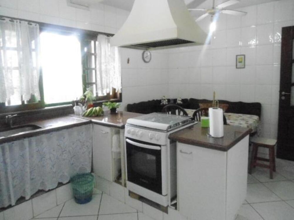 Casa de Condomínio à venda e aluguel com 3 quartos, 300m² - Foto 19