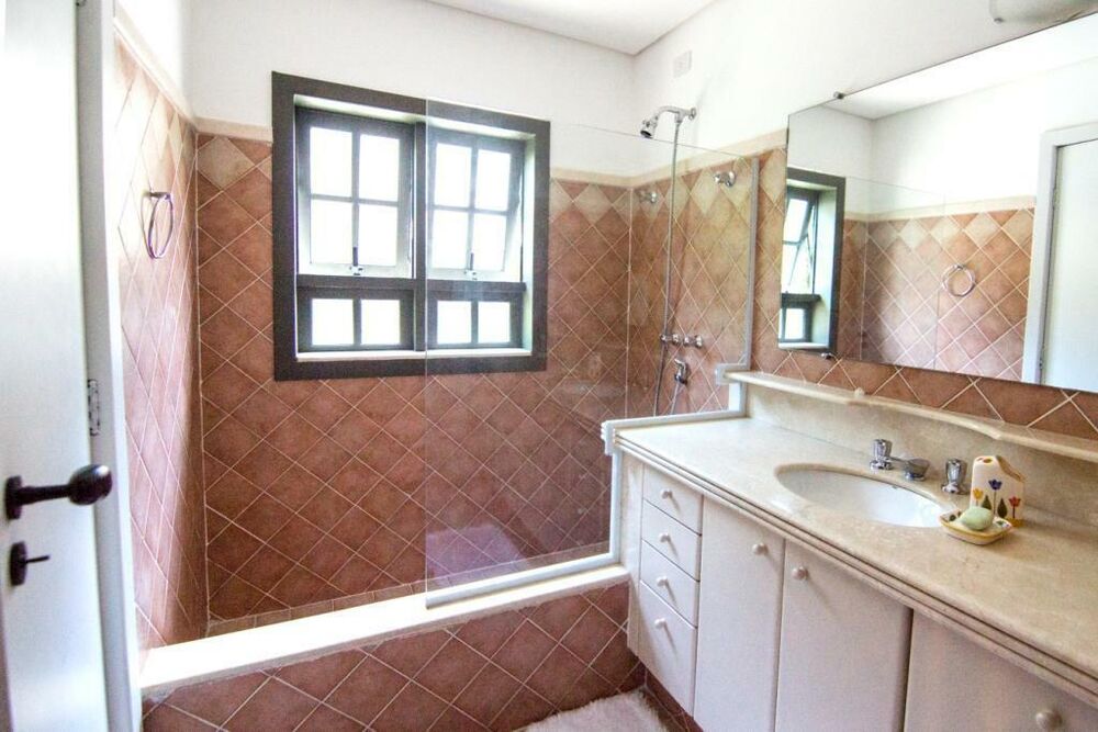 Casa de Condomínio à venda com 3 quartos, 550m² - Foto 1