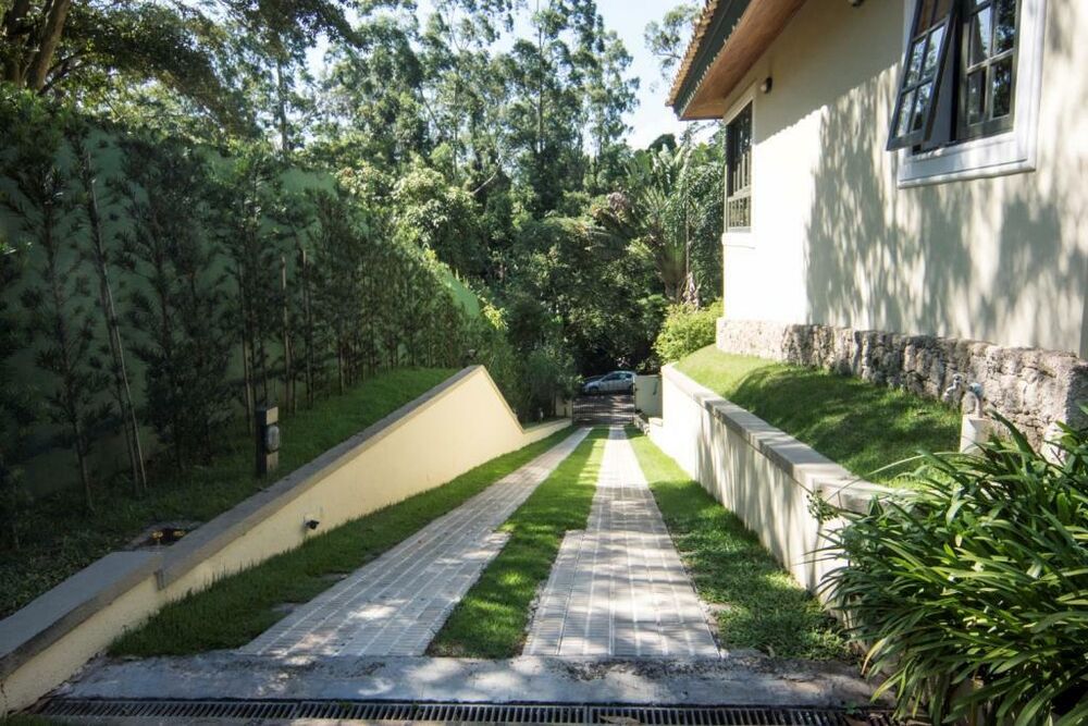 Casa de Condomínio à venda com 3 quartos, 550m² - Foto 3