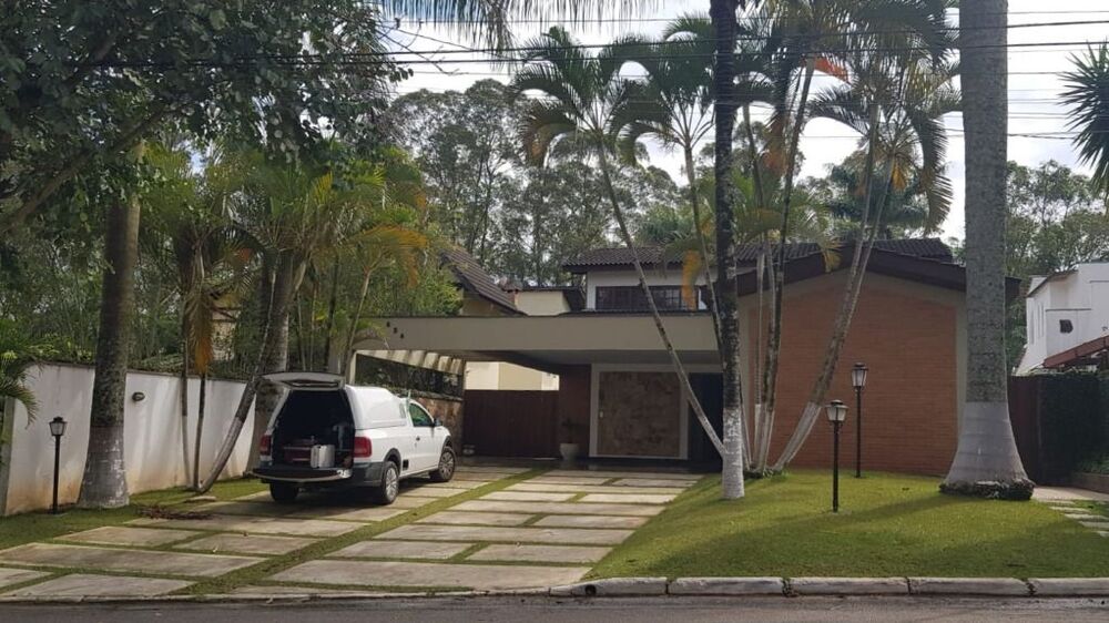 Casa de Condomínio à venda e aluguel com 3 quartos, 400m² - Foto 1