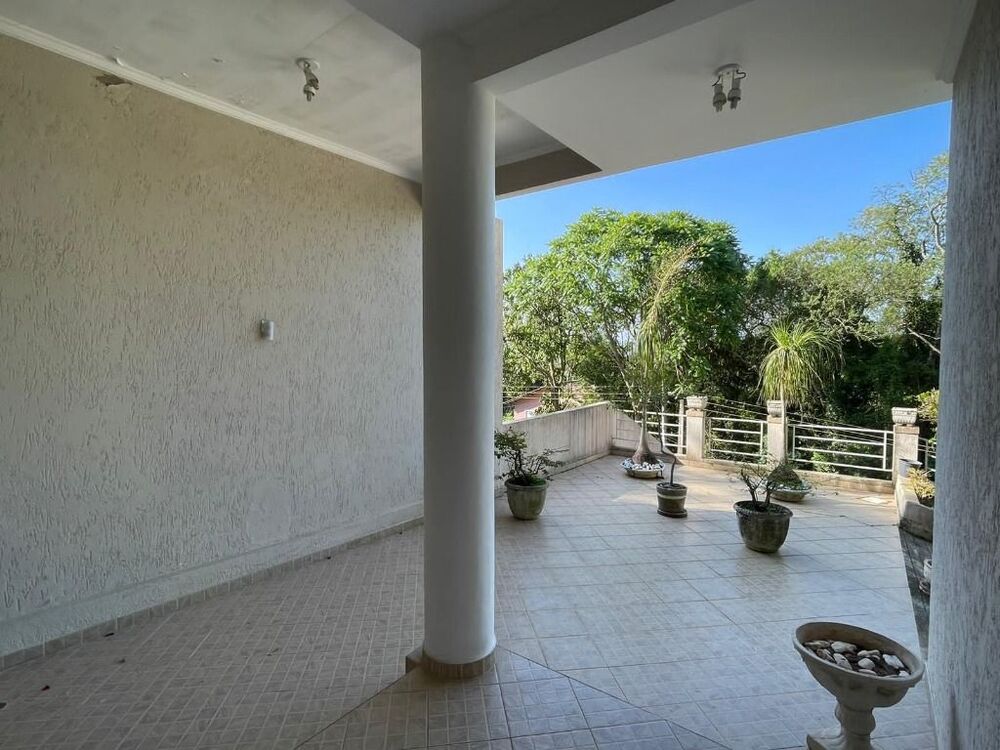Casa de Condomínio à venda com 4 quartos, 289m² - Foto 2