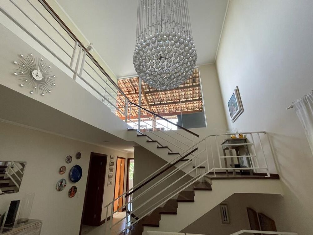 Casa de Condomínio à venda com 4 quartos, 289m² - Foto 1