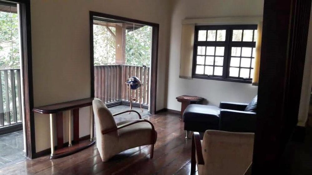Casa de Condomínio à venda com 3 quartos, 297m² - Foto 2