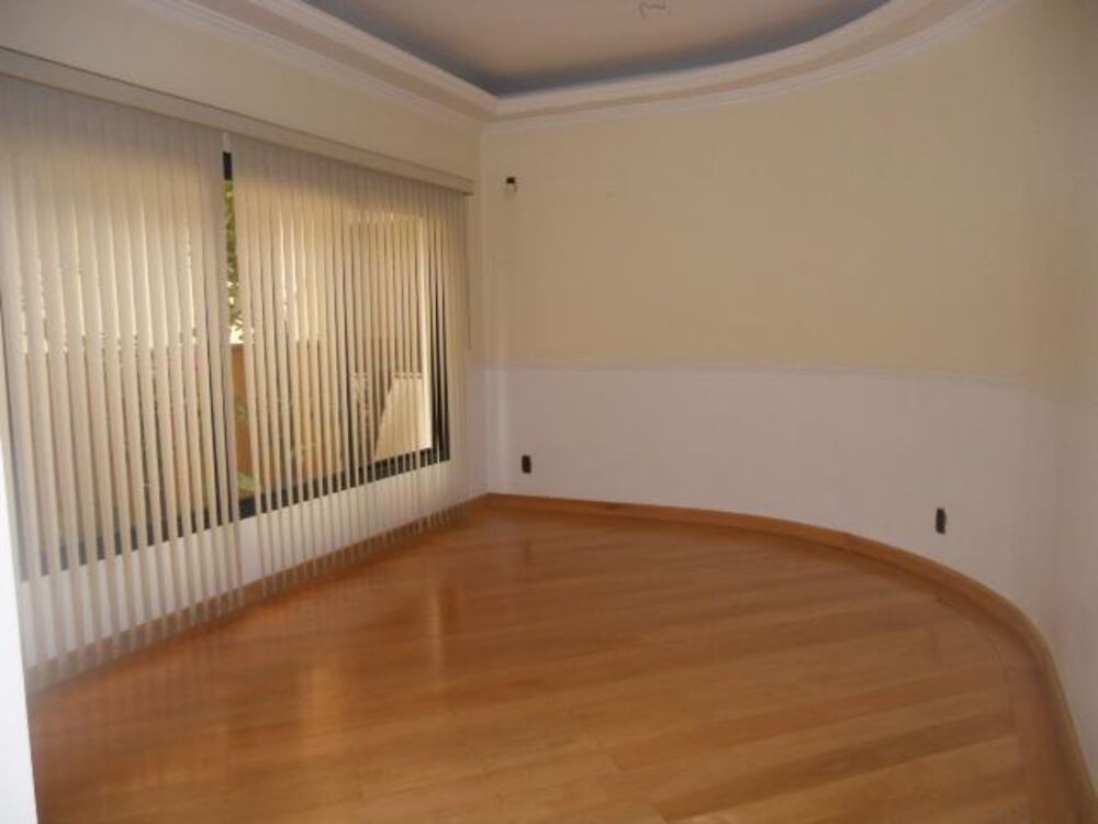 Casa de Condomínio à venda com 4 quartos, 450m² - Foto 3
