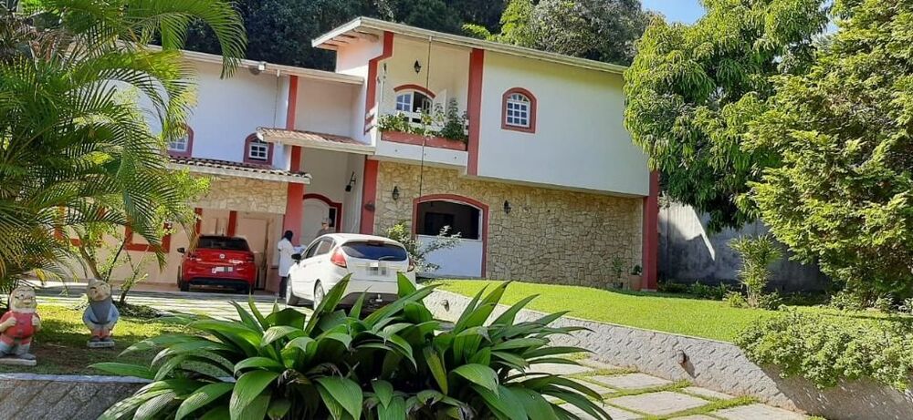 Casa de Condomínio à venda com 4 quartos, 350m² - Foto 1