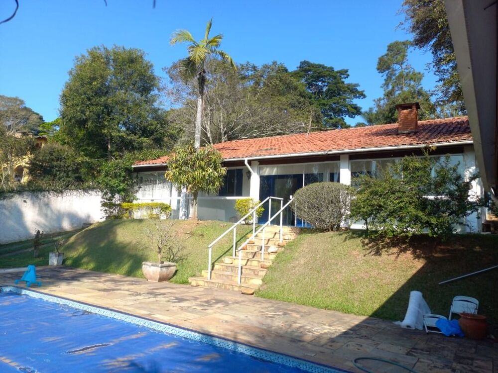 Casa de Condomínio para alugar com 3 quartos, 390m² - Foto 1