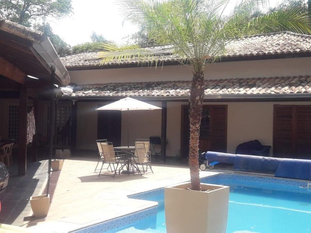 Casa de Condomínio à venda com 4 quartos, 320m² - Foto 1