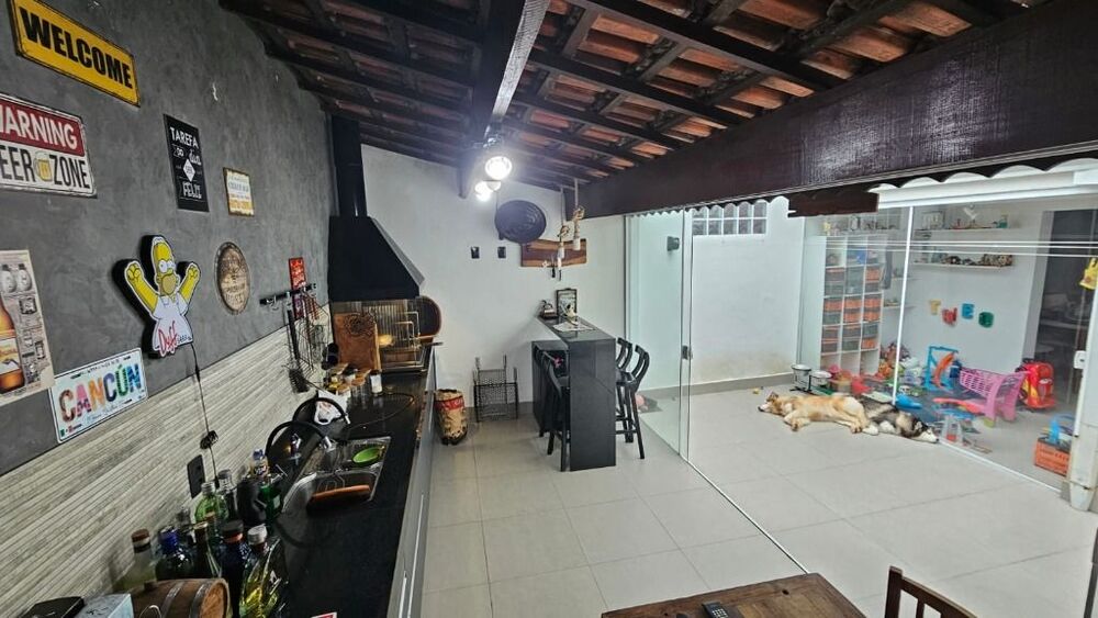 Casa de Condomínio à venda e aluguel com 4 quartos, 161m² - Foto 2
