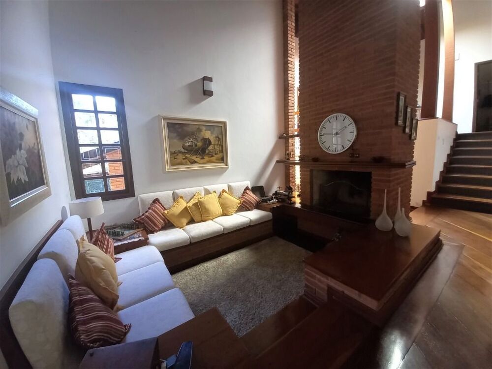 Casa de Condomínio à venda com 4 quartos, 450m² - Foto 1