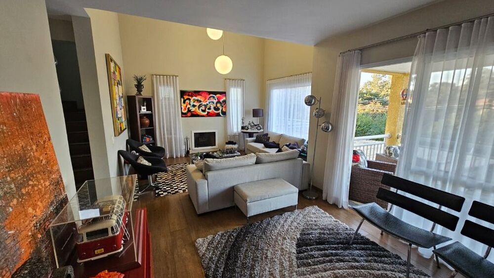 Casa de Condomínio à venda com 4 quartos, 282m² - Foto 1
