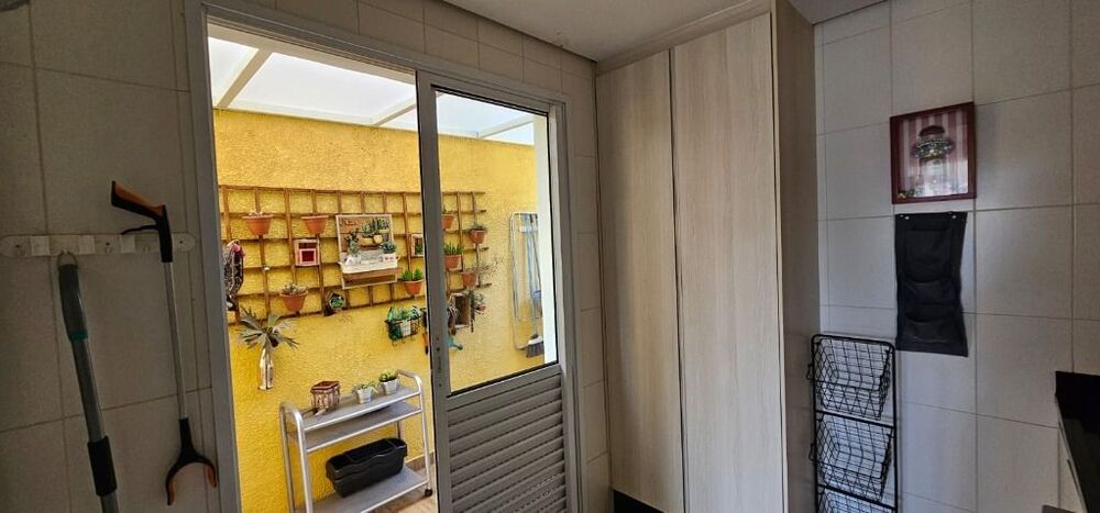 Casa de Condomínio à venda com 4 quartos, 282m² - Foto 3