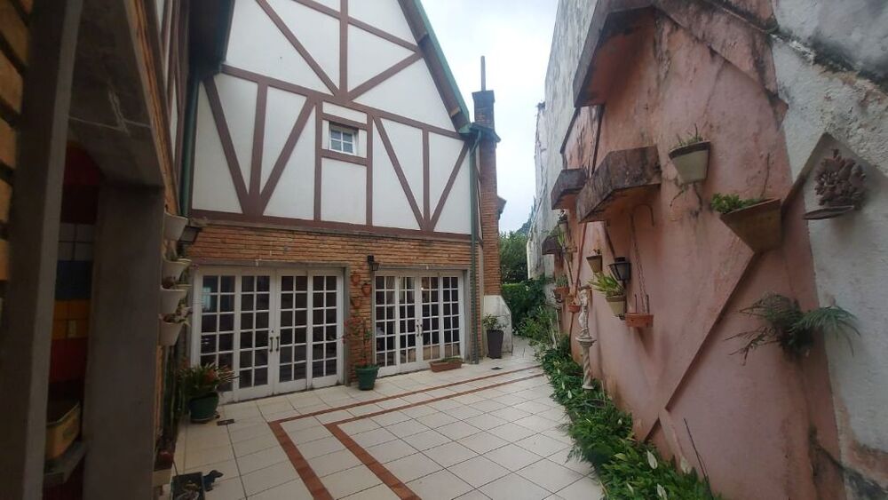 Casa de Condomínio à venda com 4 quartos, 462m² - Foto 1