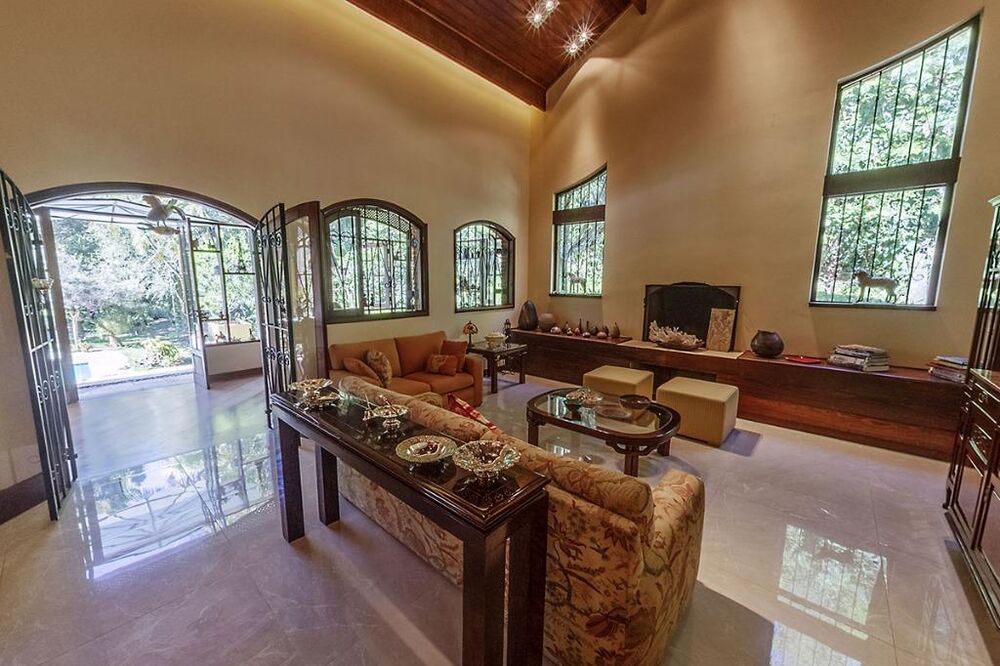 Casa à venda com 4 quartos, 550m² - Foto 4