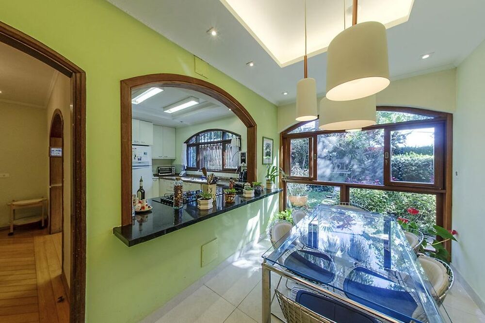 Casa à venda com 4 quartos, 550m² - Foto 2