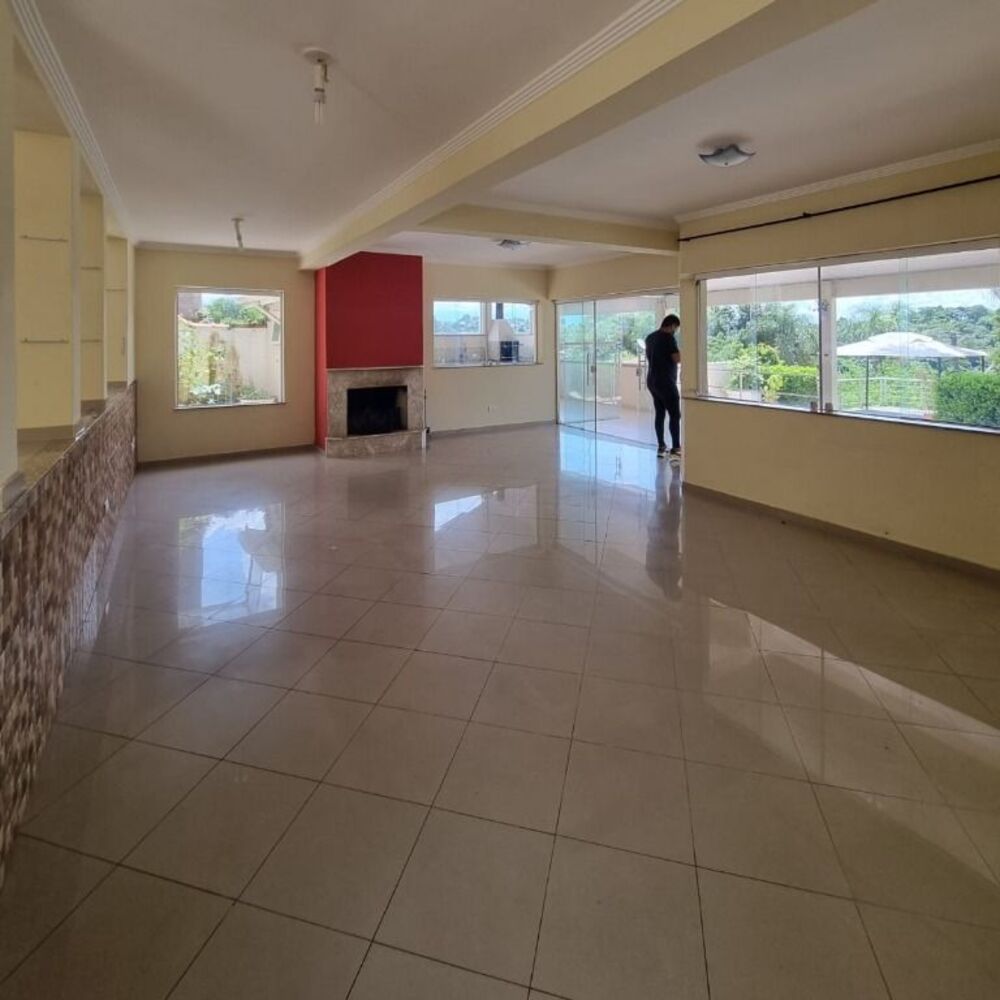 Casa de Condomínio à venda e aluguel com 5 quartos, 557m² - Foto 2