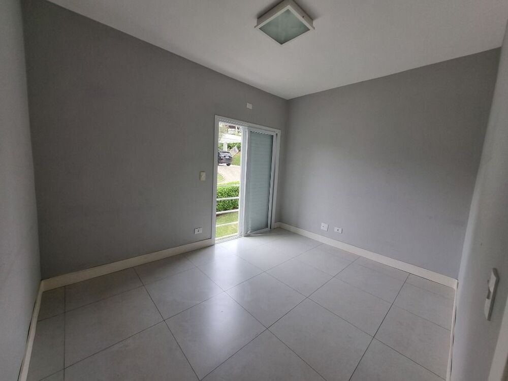 Casa de Condomínio para alugar com 4 quartos, 198m² - Foto 4