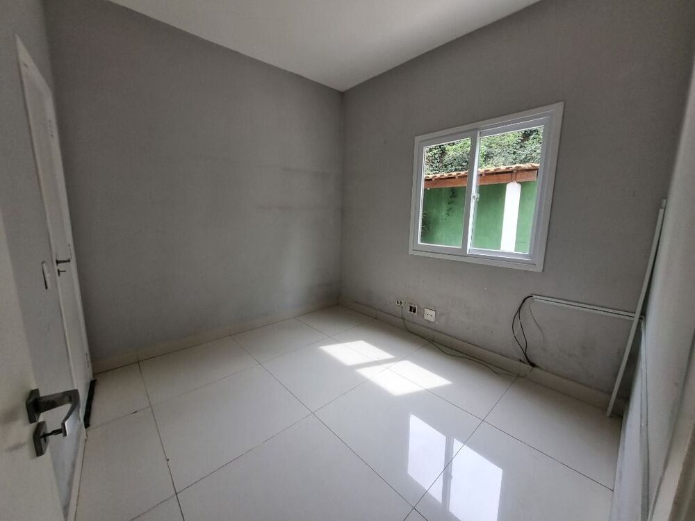 Casa de Condomínio para alugar com 4 quartos, 198m² - Foto 3