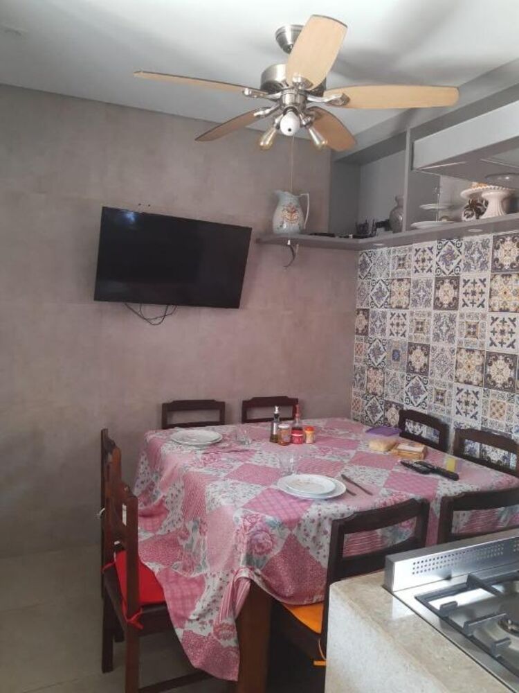 Casa de Condomínio à venda com 3 quartos, 238m² - Foto 2