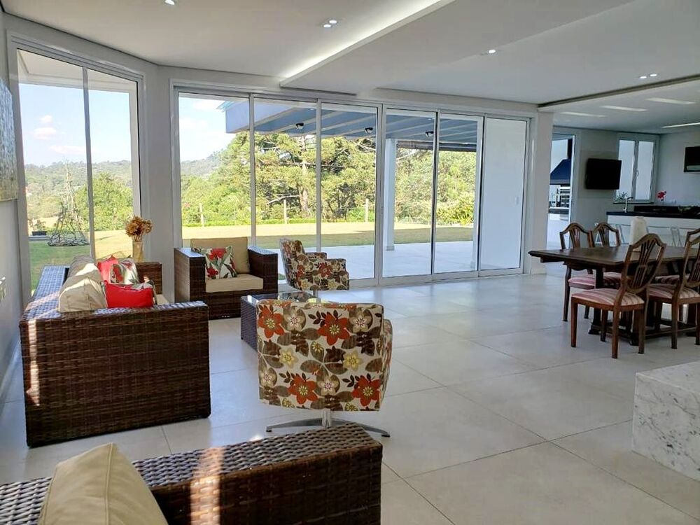 Casa de Condomínio à venda com 3 quartos, 296m² - Foto 2
