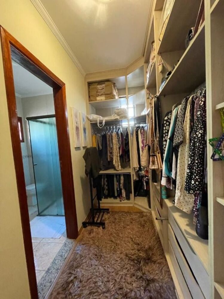 Casa de Condomínio à venda com 3 quartos, 250m² - Foto 4