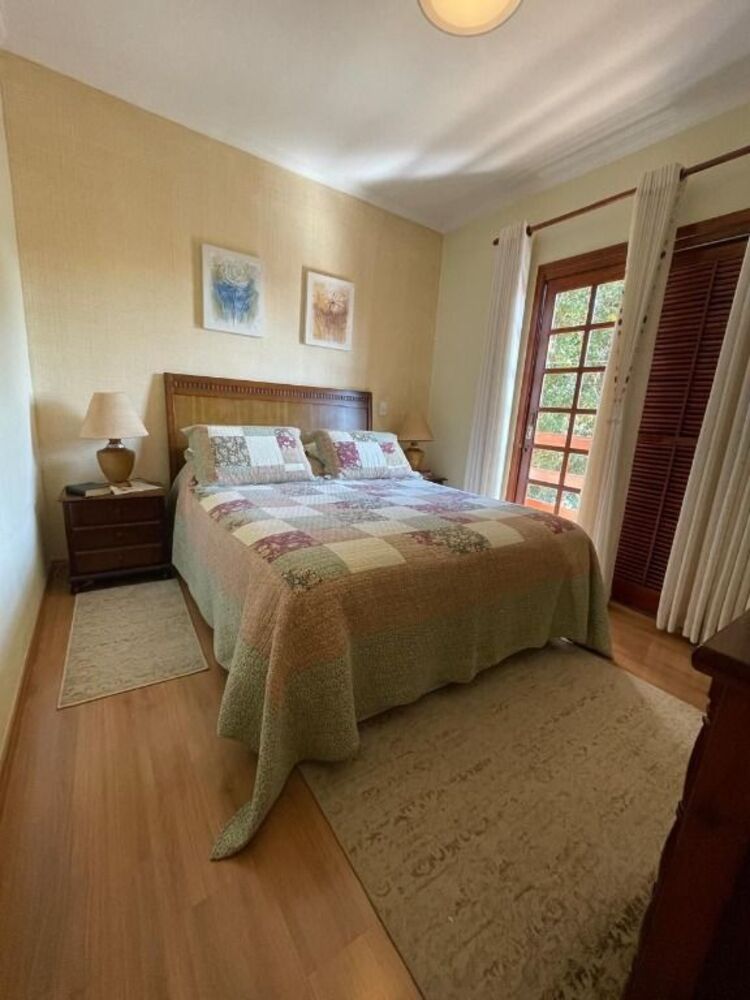 Casa de Condomínio à venda com 3 quartos, 250m² - Foto 3