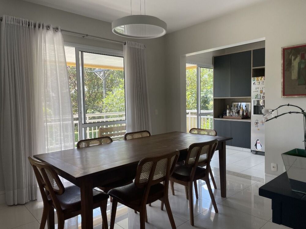 Casa de Condomínio à venda com 3 quartos, 250m² - Foto 3