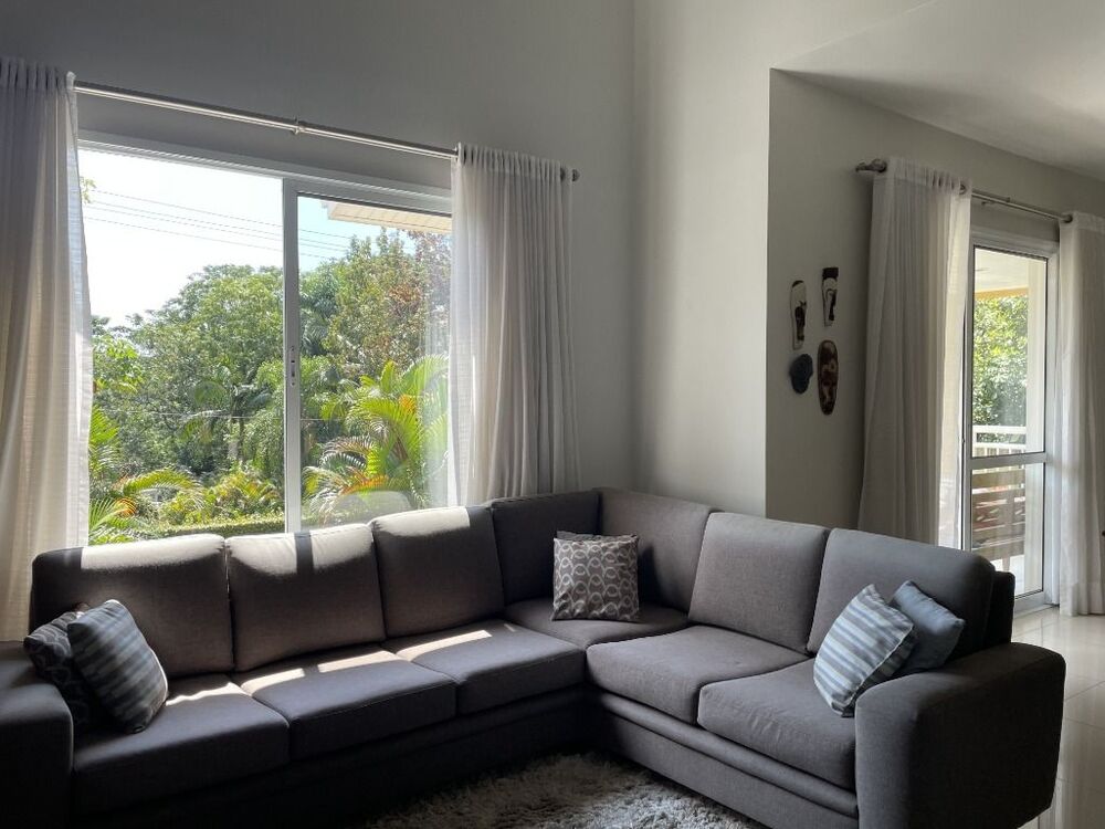 Casa de Condomínio à venda com 3 quartos, 250m² - Foto 1
