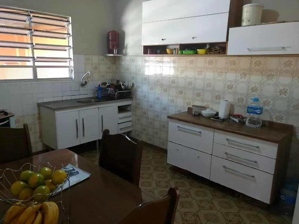 Casa à venda com 2 quartos, 72m² - Foto 4