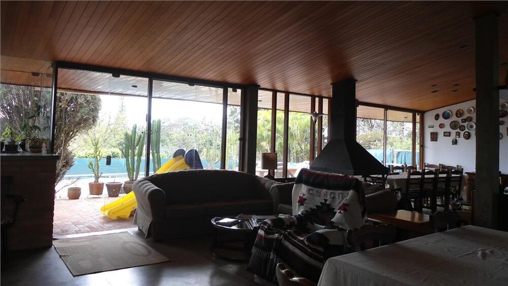 Casa de Condomínio à venda com 4 quartos, 577m² - Foto 4
