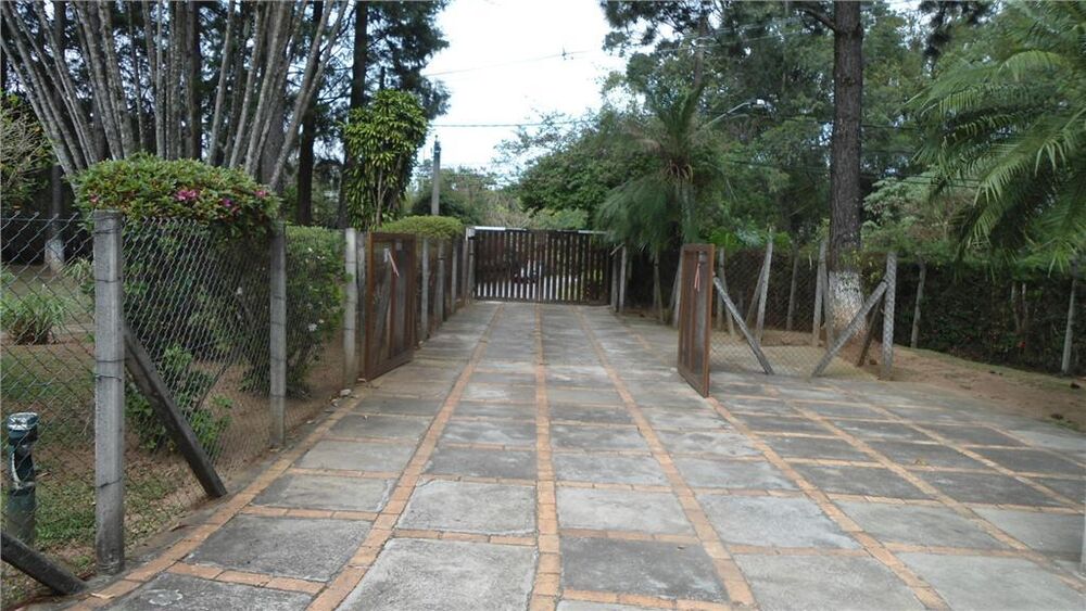 Casa de Condomínio à venda com 4 quartos, 577m² - Foto 2