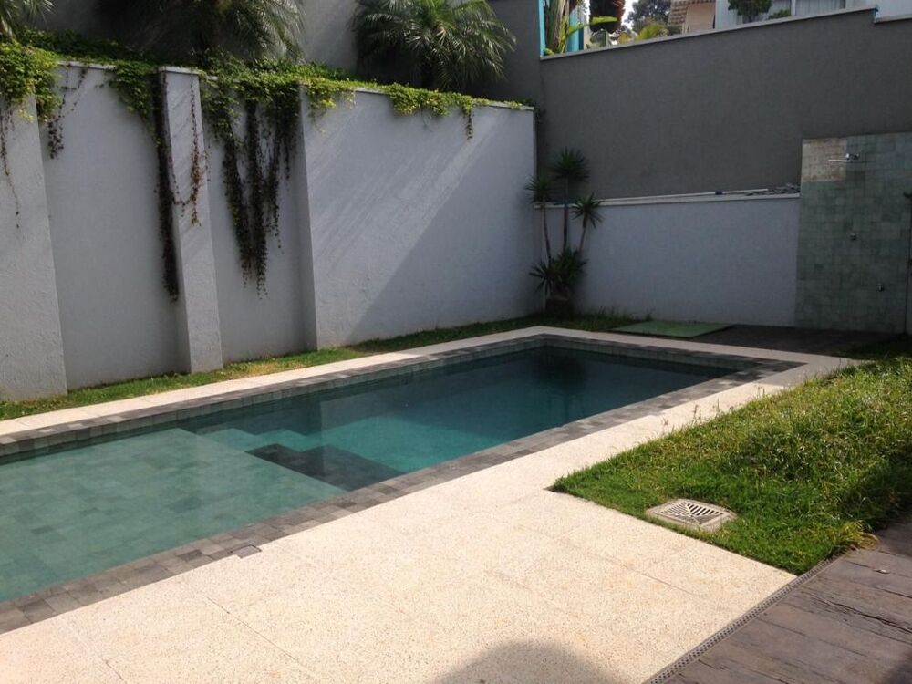 Casa de Condomínio à venda com 4 quartos, 300m² - Foto 2