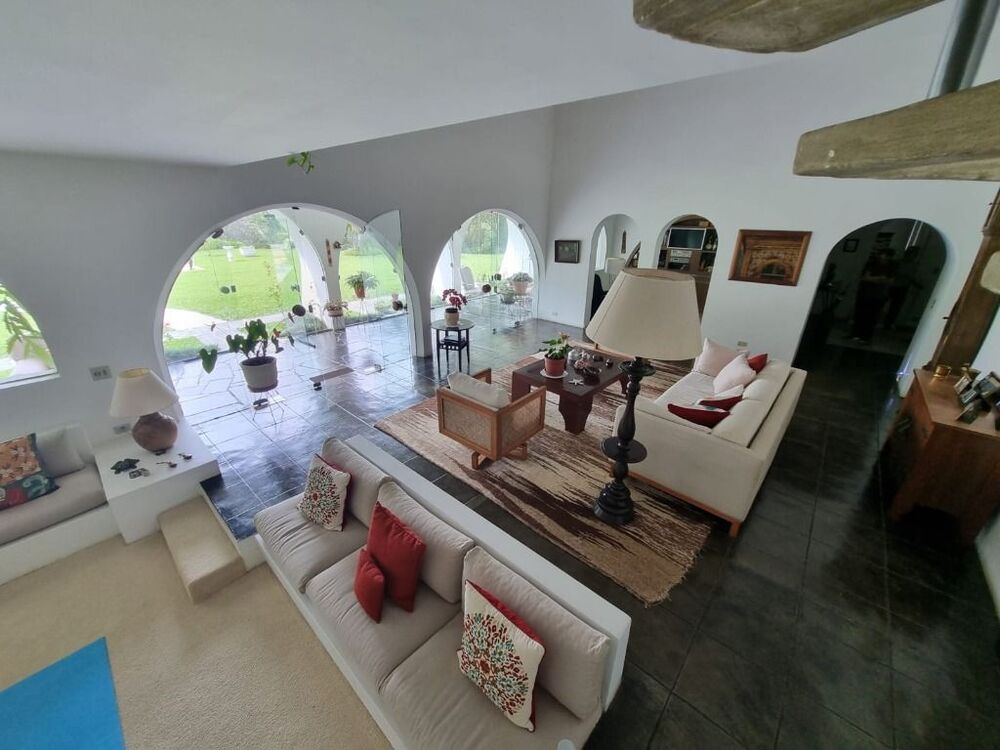 Casa de Condomínio à venda com 4 quartos, 650m² - Foto 2