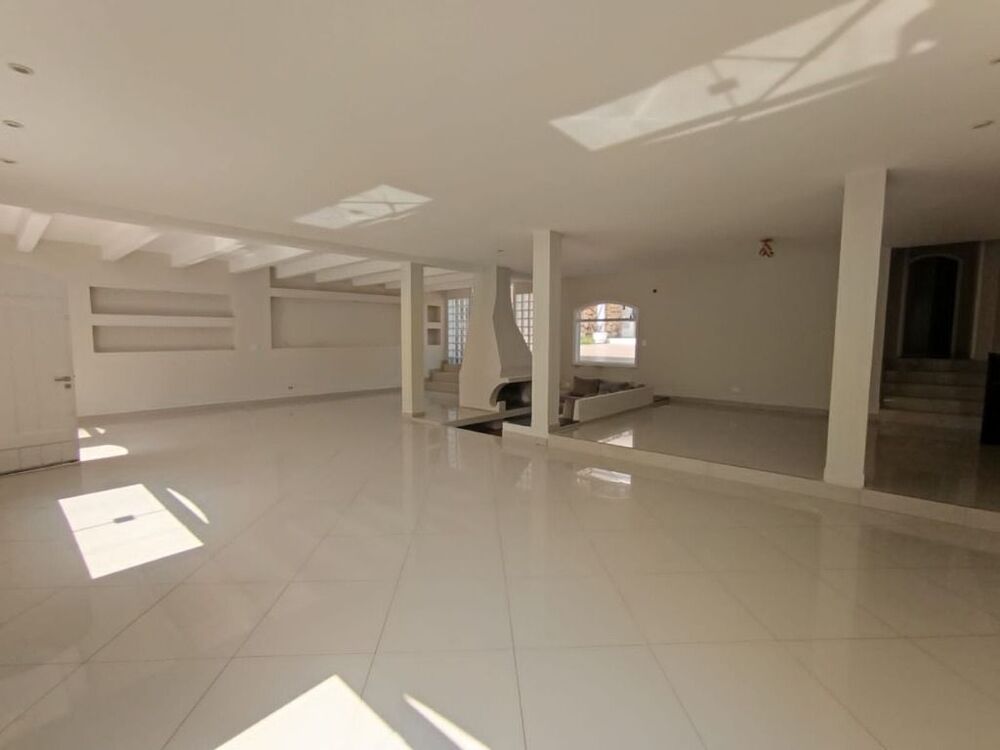 Casa de Condomínio à venda com 3 quartos, 200m² - Foto 1