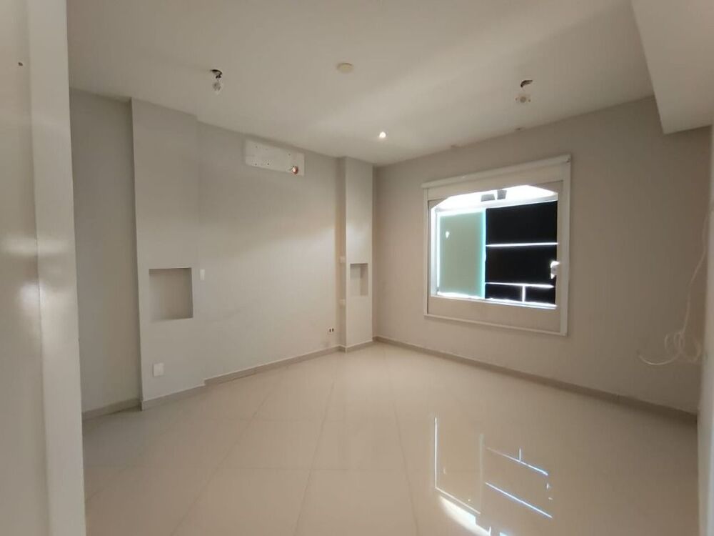 Casa de Condomínio à venda com 3 quartos, 200m² - Foto 4