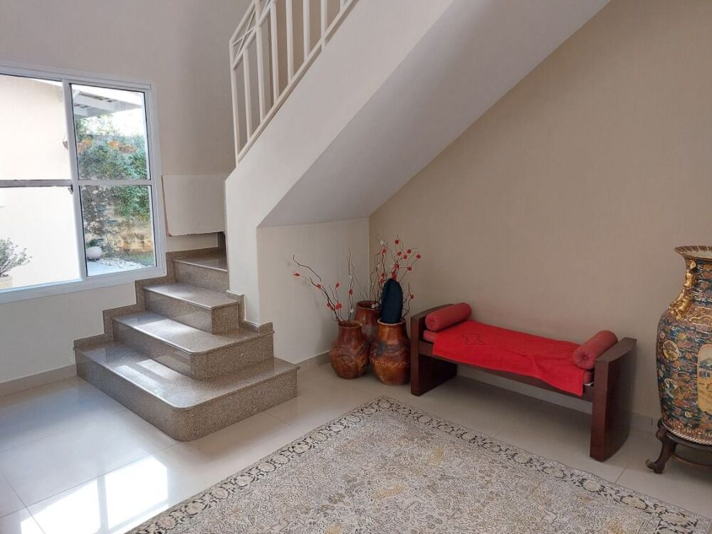 Casa de Condomínio à venda com 4 quartos, 294m² - Foto 1