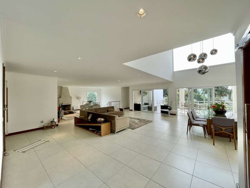 Casa de Condomínio à venda com 4 quartos, 488m² - Foto 2