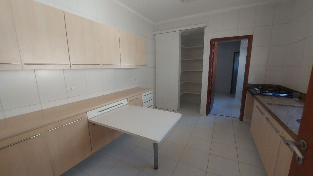 Casa de Condomínio à venda com 3 quartos, 300m² - Foto 4