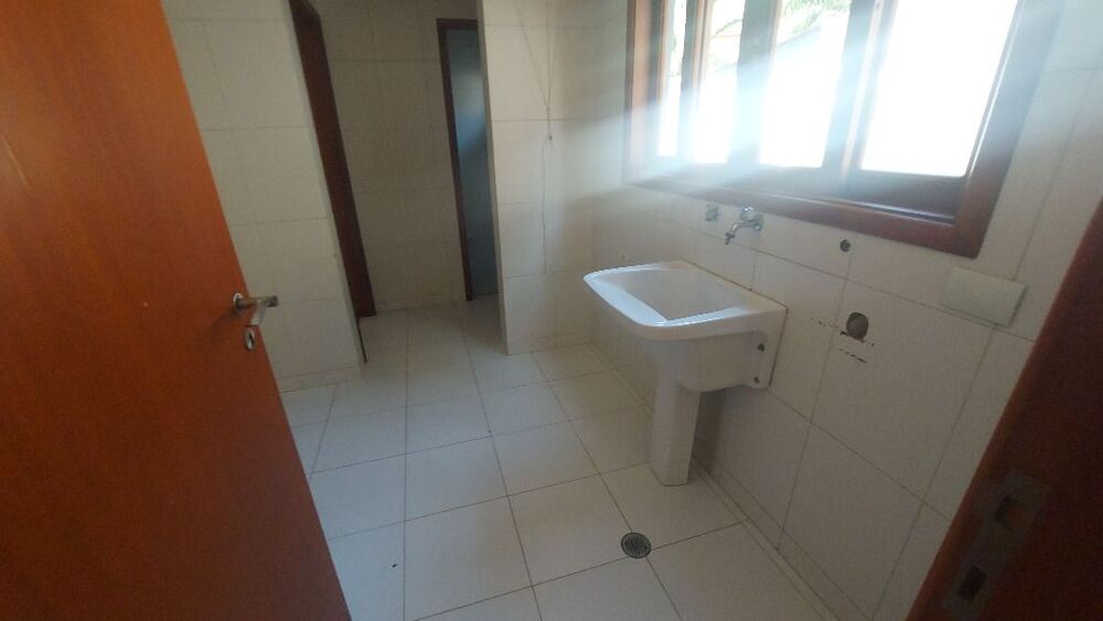Casa de Condomínio à venda com 3 quartos, 300m² - Foto 5
