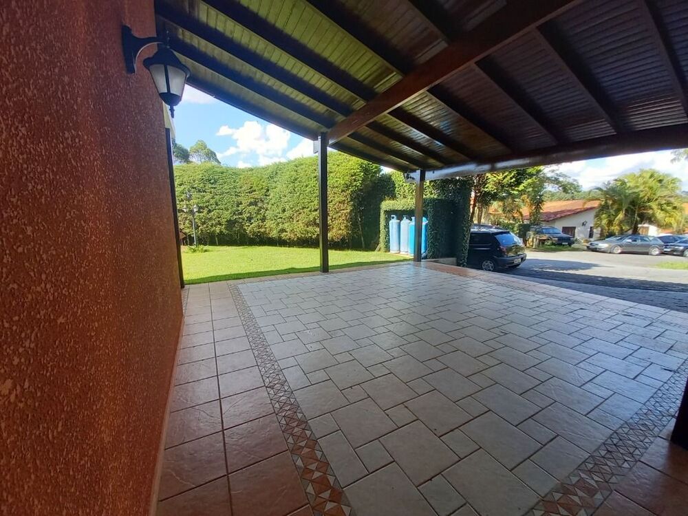 Casa de Condomínio à venda com 4 quartos, 400m² - Foto 2