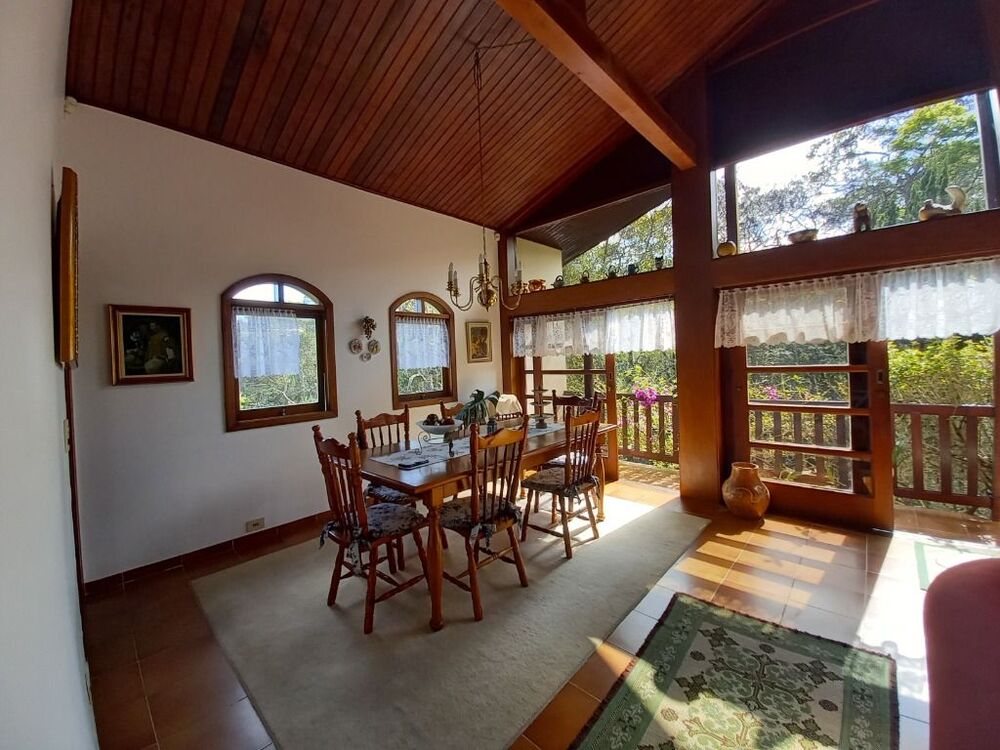 Casa de Condomínio à venda com 3 quartos, 380m² - Foto 4
