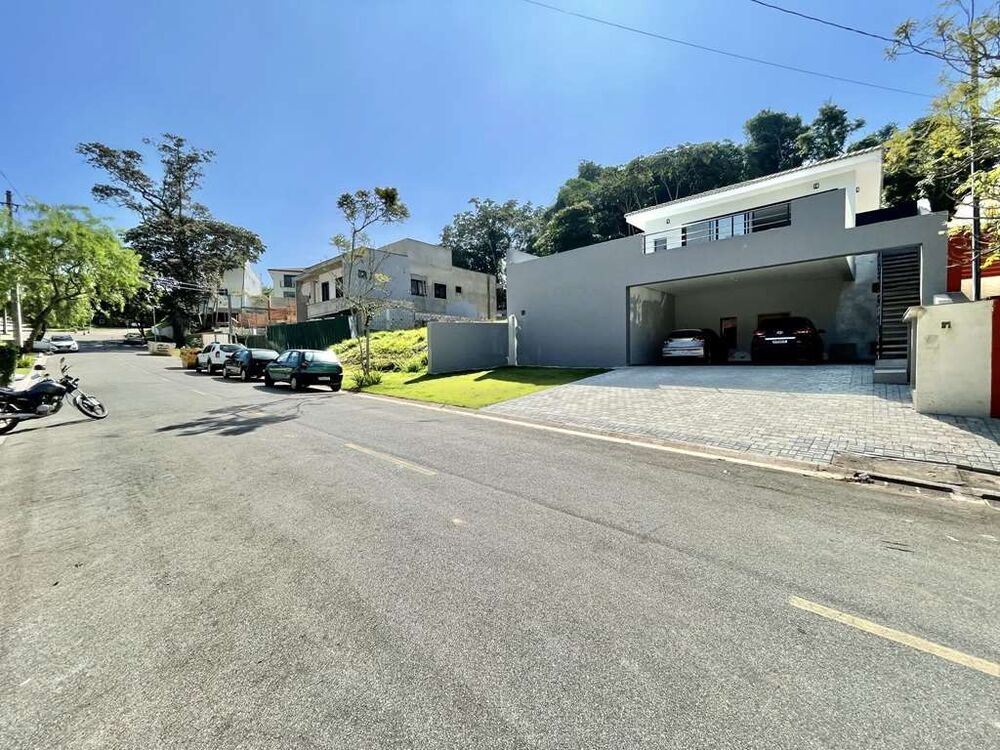 Casa de Condomínio à venda com 3 quartos, 321m² - Foto 2