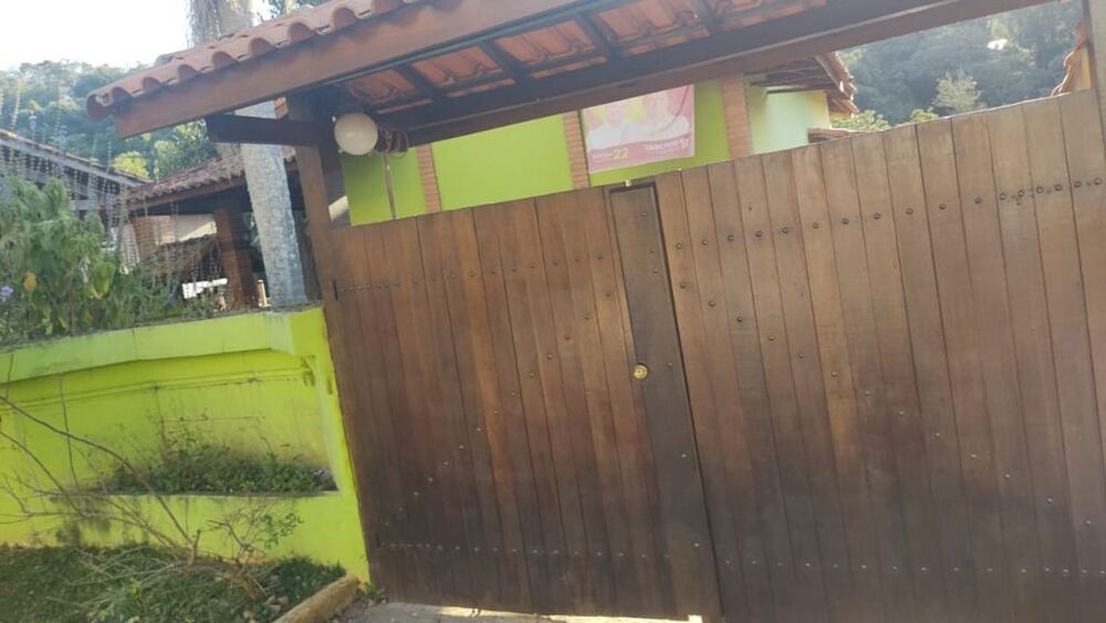Casa de Condomínio à venda com 3 quartos, 400m² - Foto 2