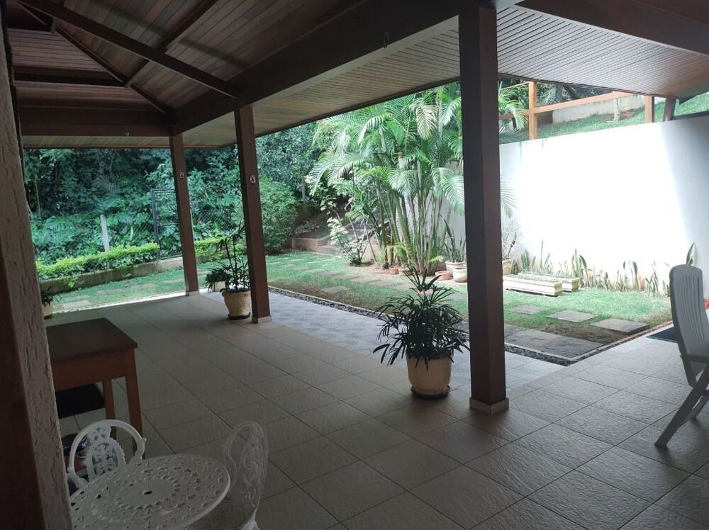 Casa de Condomínio à venda com 3 quartos, 335m² - Foto 3