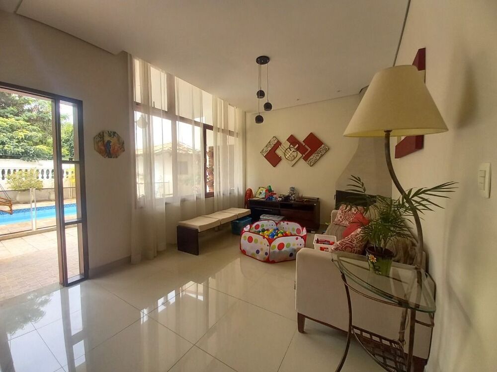 Casa de Condomínio à venda com 5 quartos, 302m² - Foto 3